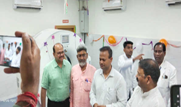 झांसी जिला अस्पताल में लगायी गयी अत्याधुनिक सीटी स्कैन मशीन