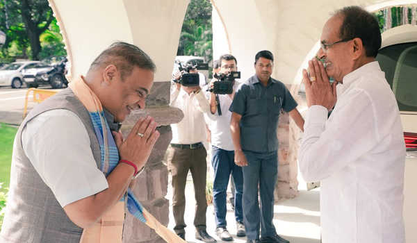 शिवराज ने की सरमा से भेंट