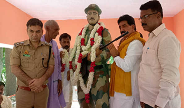 उरी हमले में शहीद राजेश सिंह को जौनपुर ने किया याद