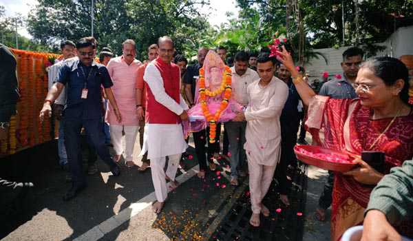 मुख्यमंत्री निवास में हुई श्री गणेश की स्थापना