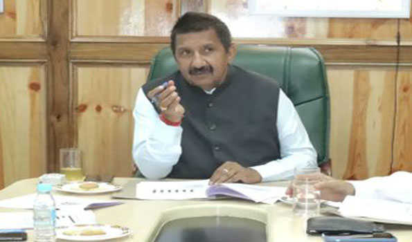 भाजपा की तरह राजनीतिक लाभ के लिए पाइपों की खरीद नहीं होगी: अग्निहोत्री