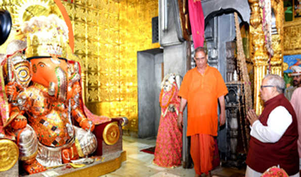 श्री मिश्र ने श्री गणेश शोभायात्रा का किया शुभारंभ