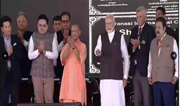 मोदी ने वाराणसी में किया अंतर्राष्ट्रीय क्रिकेट स्टेडियम का शिलान्यास