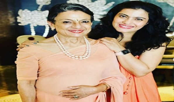 काजोल ने अपनी मां तनुजा को जन्मदिन की बधाई दी