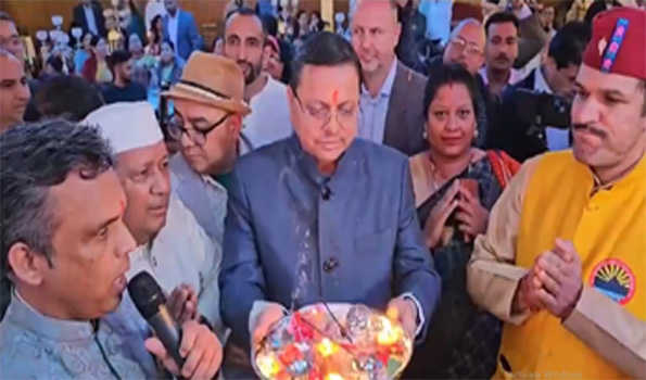 धामी निवेशकों को आकर्षित करने पहुँचे लंदन,गर्मजोशी से स्वागत