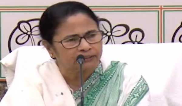 Centre has stopped funds out of sheer jealousy and vendetta politics : Mamata