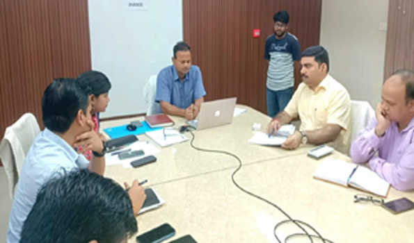 कानून व्यवस्था को लेकर झांसी जिले के आला अधिकारियों के बीच हुई चर्चा