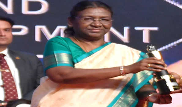 इंदौर में राष्ट्रपति मुर्मु को दी गई भावभीनी विदाई
