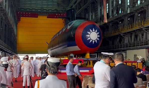 ताइवान ने पहली स्वदेशी रक्षा पनडुब्बी का अनावरण किया