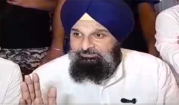 मान का सिखों को आतंकवादी करार देना निंदनीय: मजीठिया