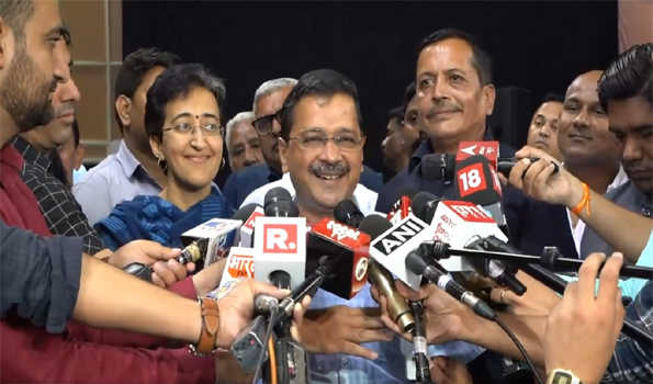 मेरे सरकारी आवास की सीबीआई जांच प्रधानमंत्री की घबराहट : केजरीवाल
