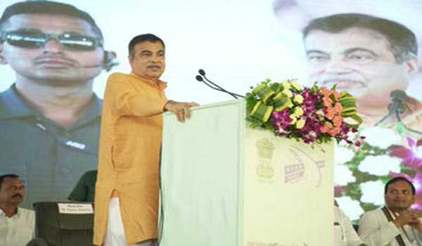 गडकरी ने महाराष्ट्र में 3695 करोड़ की परियोजनाओं का किया उद्घाटन