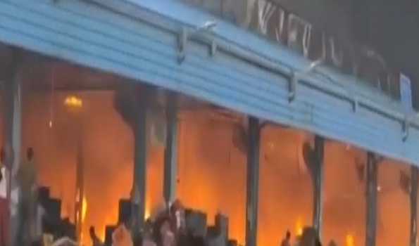 Fire breaks out at Delhi’s Azadpur mandi