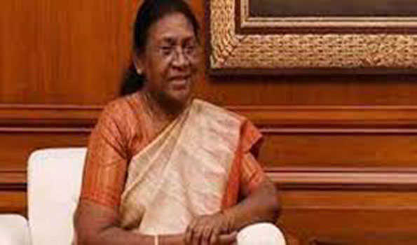 मुर्मु ने उच्चतम न्यायालय के तीन प्रकाशनों का किया विमोचन