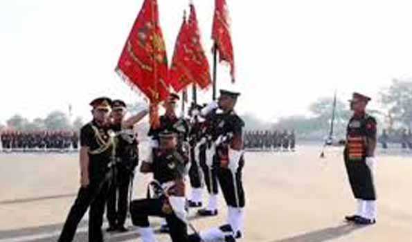 सेना प्रमुख ने मैकेनाइज्ड इन्फैंट्री की चार बटालियनों को राष्ट्रपति ध्वज प्रदान किया