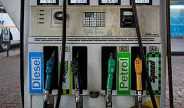 पेट्रोल और डीजल की कीमतों में टिकाव