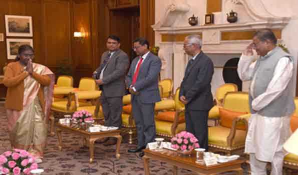 बंगलादेश के विदेश मंत्री ने मुर्मु से मुलाकात की