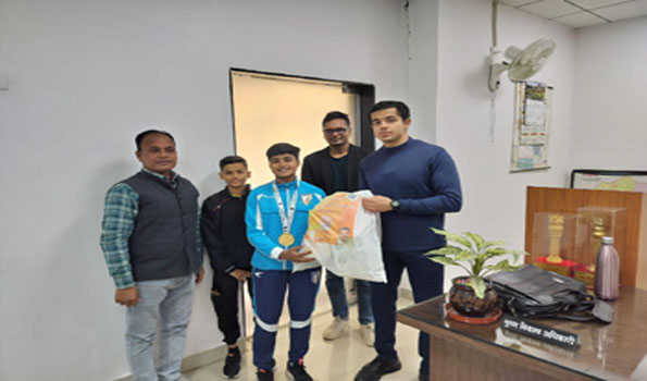 सैफ अंडर-19 चैंपियनशिप में भारत का प्रतिनिधित्व करने वाली हिना सम्मानित