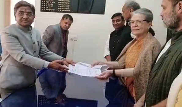 सोनियां गांधी ने राजस्थान से राज्यसभा के लिए भरा अपना नामांकन पत्र