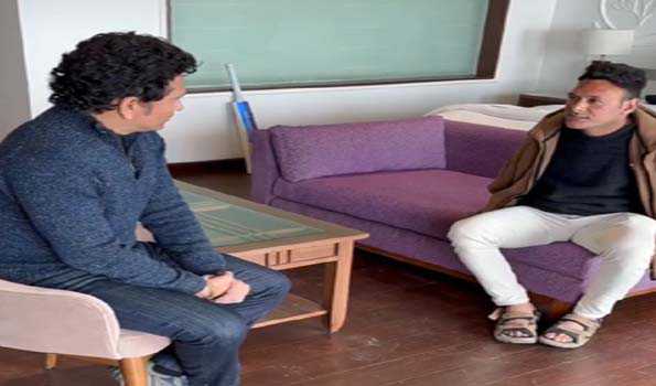 सचिन तेंदुलकर ने कश्मीर के दिव्यांग क्रिकेटर से  मुलाकात की