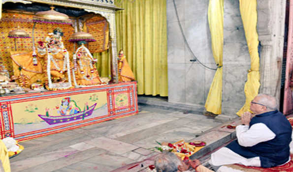 मिश्र ने गोविंद देव मन्दिर में पूजा अर्चना कर प्रदेशवासियों की खुशहाली की कामना की