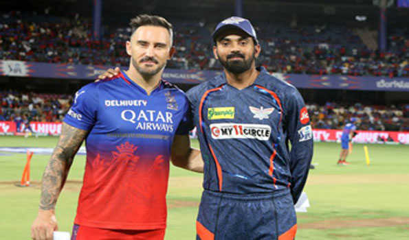 रॉयल चैंलेंजर्स बेंगलुरु ने टॉस जीतकर पहले क्षेत्ररक्षण का किया फैसला