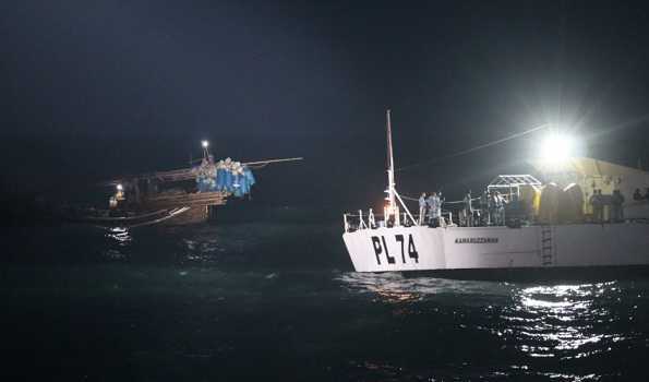 तट रक्षक बल ने बंगलादेशी मछुआरों को बचाया