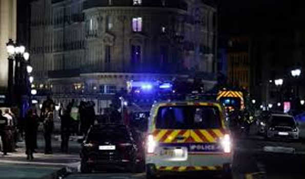 पेरिस में इमारत में आग लगने से तीन लोगों की मौत