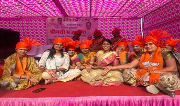 भाजपा महिला मोर्चा ने शुरू किया कमल मेहंदी अभियान