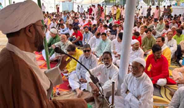 जौनपुर में शिया मुसलमानों ने अदा की ईद की नमाज