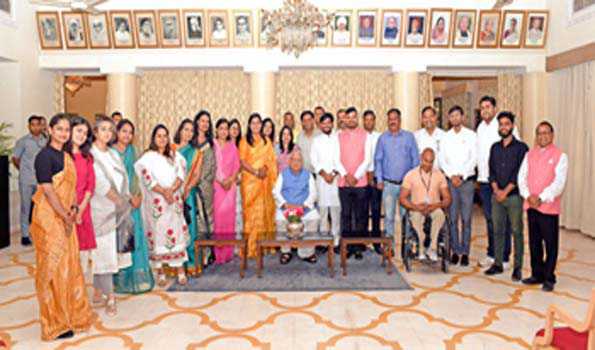 मिश्र से ‘घूमो जयपुर अभियान’ के सदस्यों ने की मुलाकात