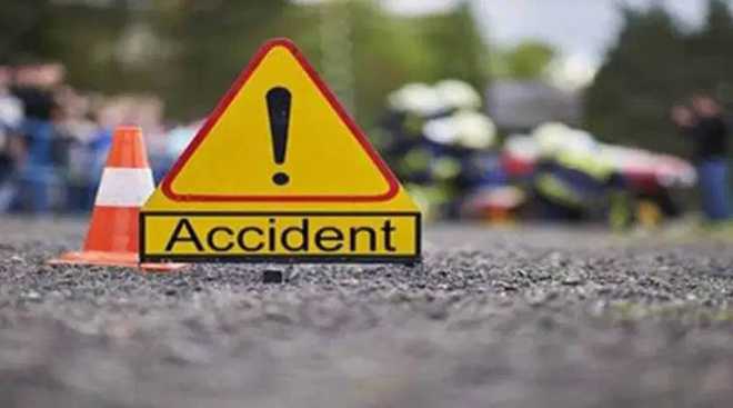 قنوج : گورکھپور سے دہلی جارہی سلیپر بس آگرہ ایکسپریس وے پر ٹرک سے ٹکرائی،  4 افراد جاں بحق، 30 زخمی