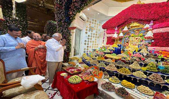 पटेल ने साणंगपुर धाम हनुमान मंदिर में किया दर्शन-पूजन
