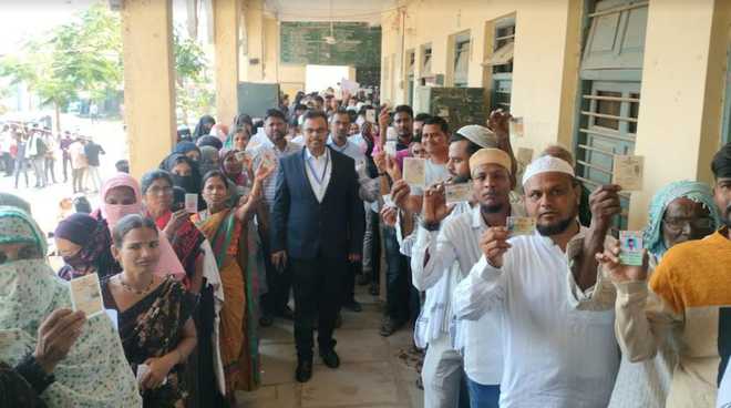 مہاراشٹر کے مراتھواڑہ میں 3 حلقوں میں بڑے پیمانے پر مسلم ووٹنگ۔ بوتھ پر لگی تھیں لمبی لمبی قطاریں