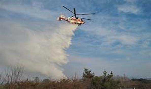 उत्तराखंड:आग से 689.89 हेक्टेयर जंगल राख,हेलीकाप्टर आग बुझाने में लगाया