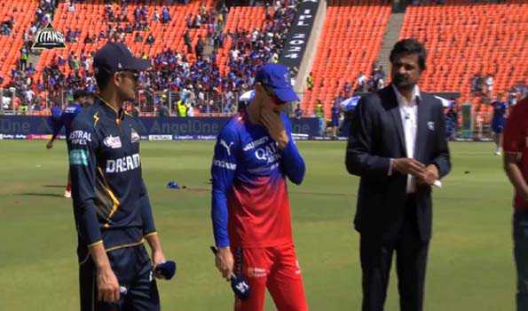 रॉयल चैलेंजर्स बेंगलुरु ने टॉस जीतकर पहले गेंदबाजी का फैसला किया