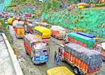 سری نگر- جموں قومی شاہراہ پر ٹریفک کی جزوی نقل و حمل بحال