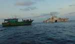 भारतीय तटरक्षक ने समुद्र में फंसी नौका को बचाया