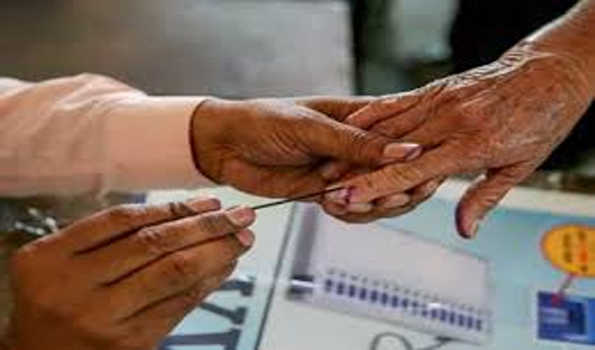 मैनपुरी में 57.75 फीसदी लोगों ने डाले वोट