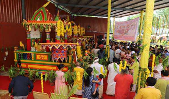 अहमदाबाद के जगन्नाथ मंदिर में की गयी रथों की विशेष पूजा