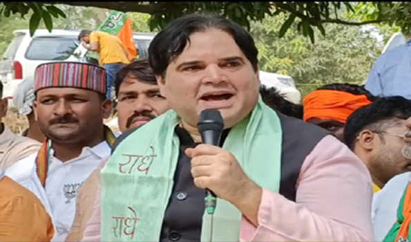 वरुण ने मां मेनका के लिये वोट की अपील,उमड़ा जनसैलाब