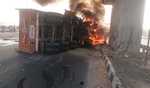 इटावा: बुंदेलखंड एक्सप्रेस पर टाइल्स भरे ट्रक में टक्कर के बाद लगी आग