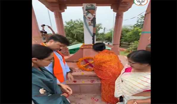 दिया कुमारी ने कारगिल विजय दिवस पर शहीदों को किया नमन