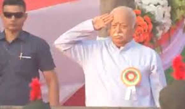मोहन भागवत ने भिवंडी में राष्ट्रीय ध्वज फहराया