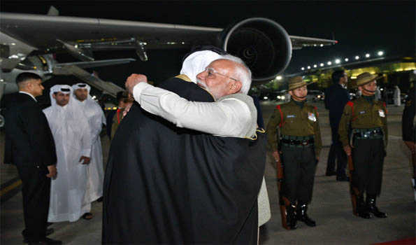 मोदी ने कतर के अमीर शेख तमीम बिन हमद अल थानी का किया स्वागत