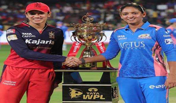मुंबई इंडियंस टॉस जीतकर पहले गेंदबाजी करने का किया फैसला