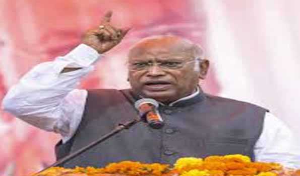 मोदीजी ने असम में लगा रखा है जुमलों का कारखाना: खरगे
