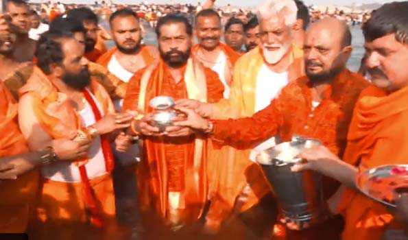 सनातन परंपरा व आध्यात्मिक चेतना का महासंगम है महाकुम्भः एकनाथ शिंदे