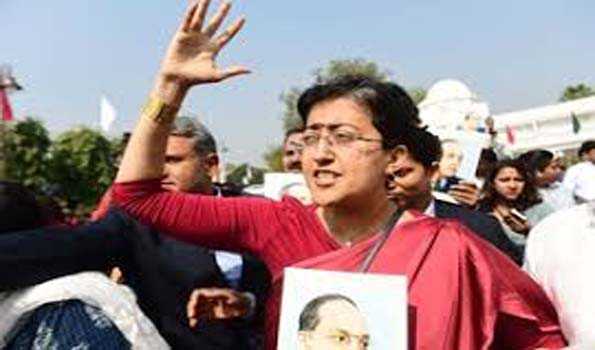 अंबेडकर की फोटो पुनःस्थान देने को लेकर विरेध-प्रदर्शन जारी रहेगाःआतिशी