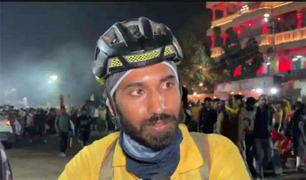 गाजियाबाद से 600 किमी का सफर साइकिल से तय कर पहुंचे  प्रयागराज
